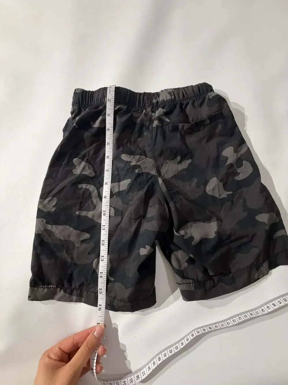 Old Navy Dark Camo Elastic Drawstring Athletic Shorts Boys Size M